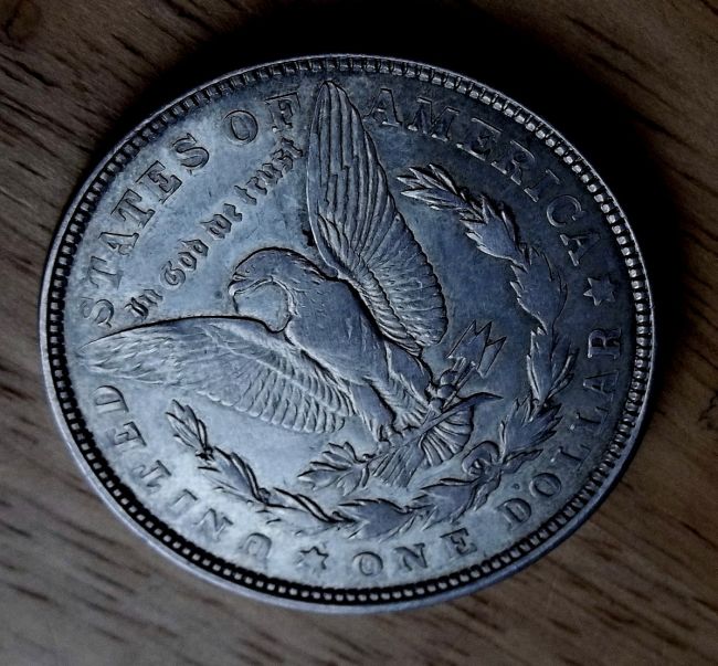 Interesting-Die-Gouge-On-The-Reverse-Of-This-21-P-Morgan